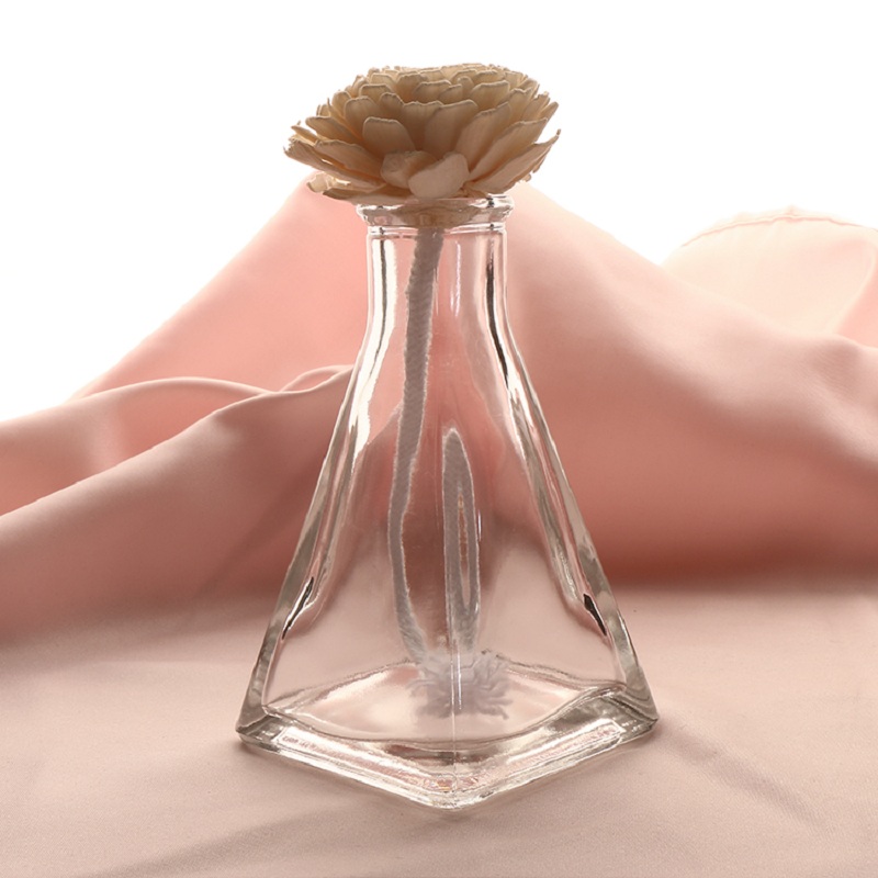 China Pyramid Shaped Perfume Garrafa de vidro
